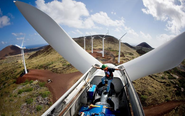 Worldwide renewable energy jobs grow 6% to reach 12.7 m in 2021