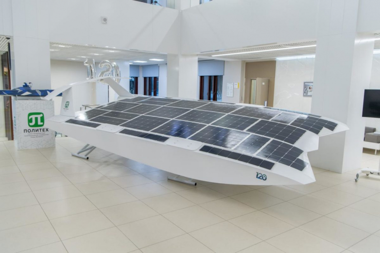 World's initial self-drifting solar boat