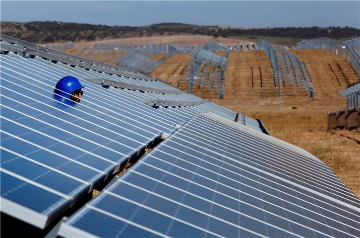 Large-scale solar deployment grabs in Spain