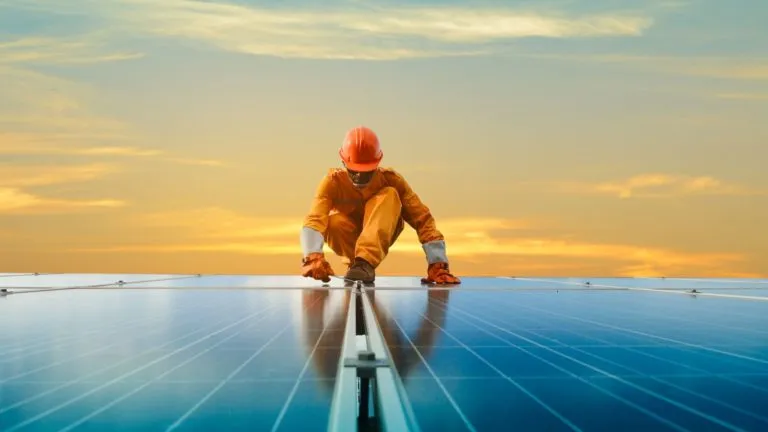 The Top 4 Solar Stocks to Buy Now