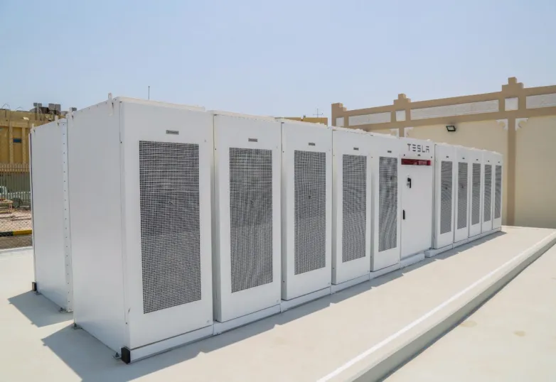 Qatar's initial storage space project counts on Tesla batteries