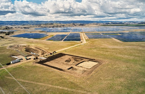 Apple Commits to Extra Clean Energy, With Energy Storage Marking a brand-new Frontier