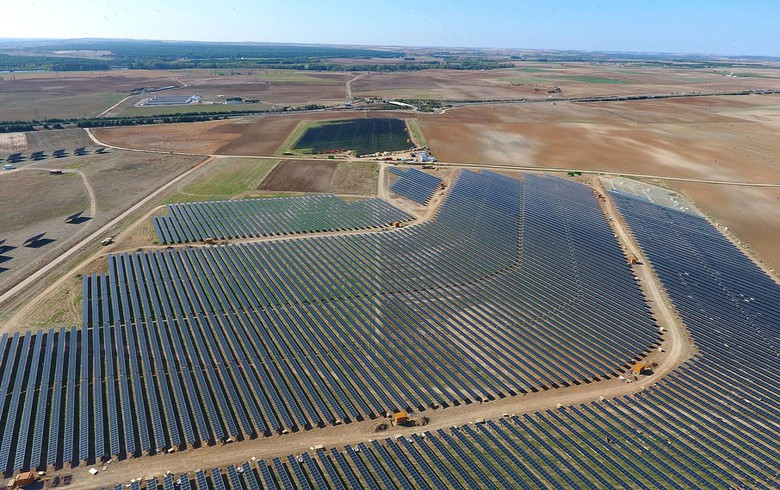 Encavis fund purchases 56.3-MW Spanish solar farm from BayWa
