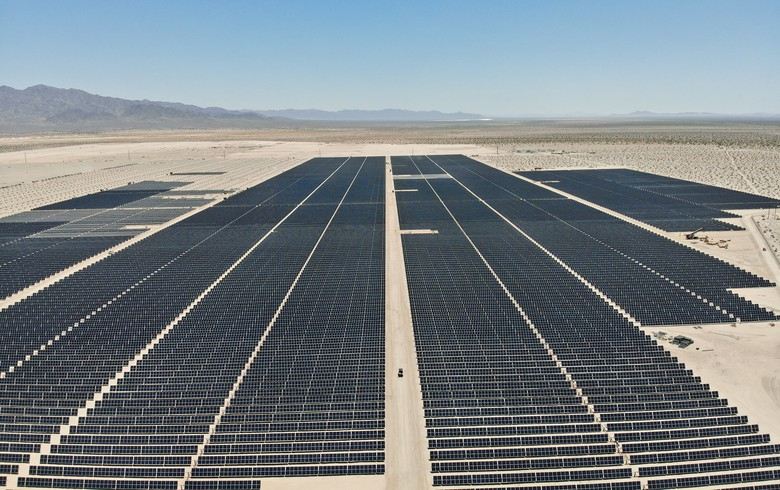 United States govt clears plan for 500-MW desert solar park in California