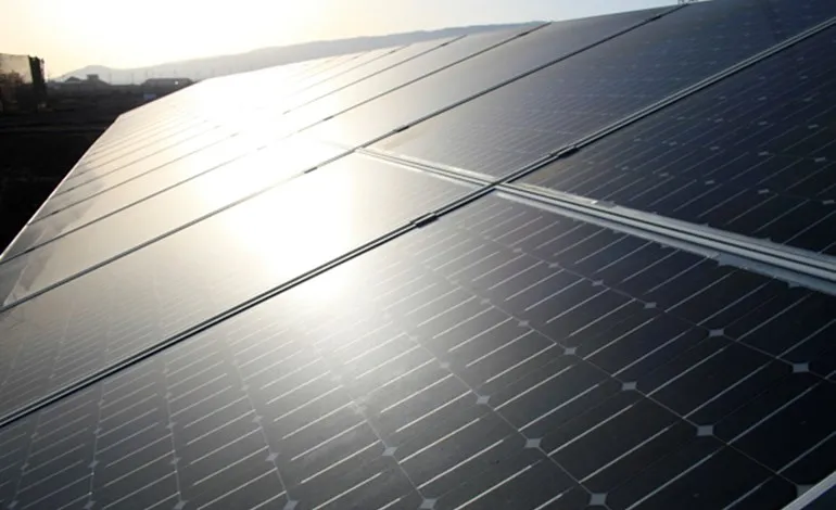 Macquarie consortium to obtain Reden Solar