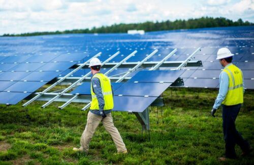 Renewables added 2,400 MW of brand-new creating capacity monthly in 2021