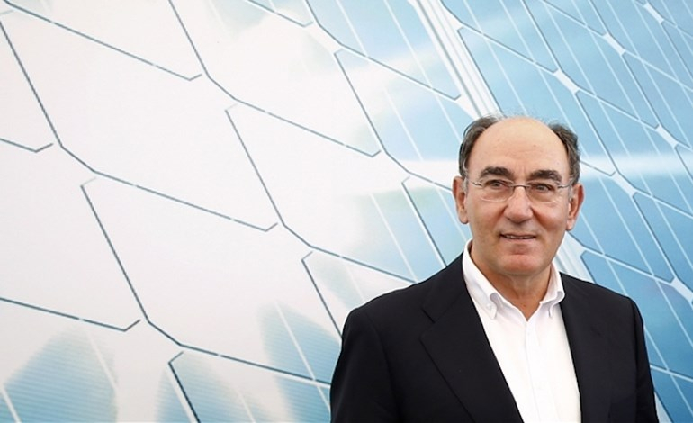 Iberdrola secures EUR88m car loan for PV-hydrogen project