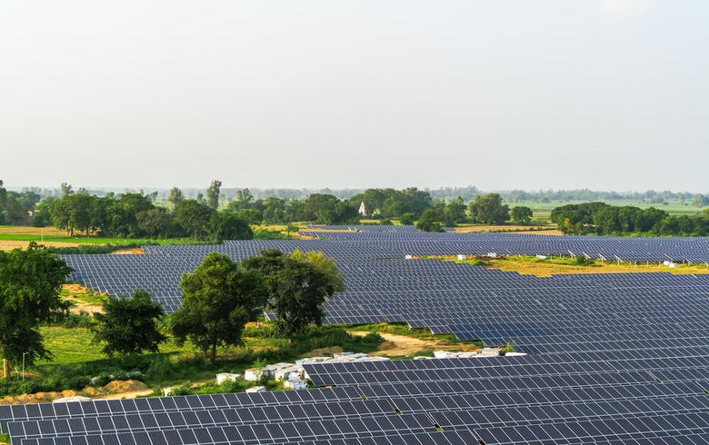 Actis' BluPine snaps up 404-MWp Indian solar portfolio from Atha