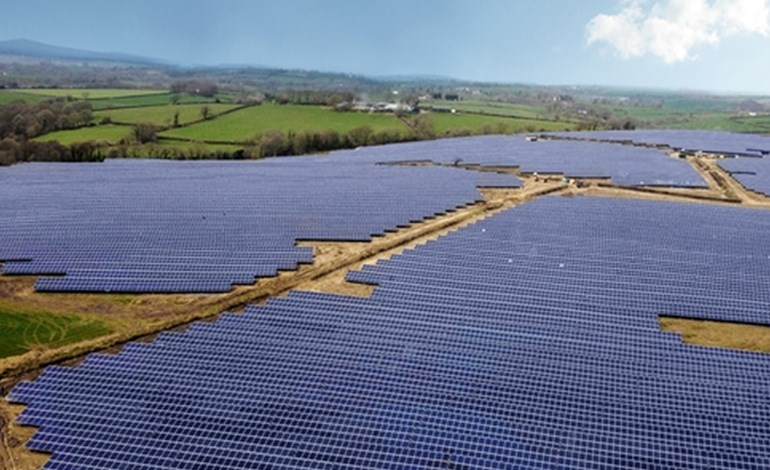 BayWa r.e. sells UK solar-storage plant