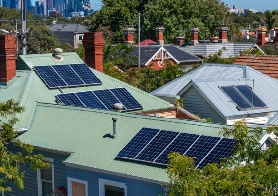 Solar calculator aids Australians forecast price savings of panels and also batteries
