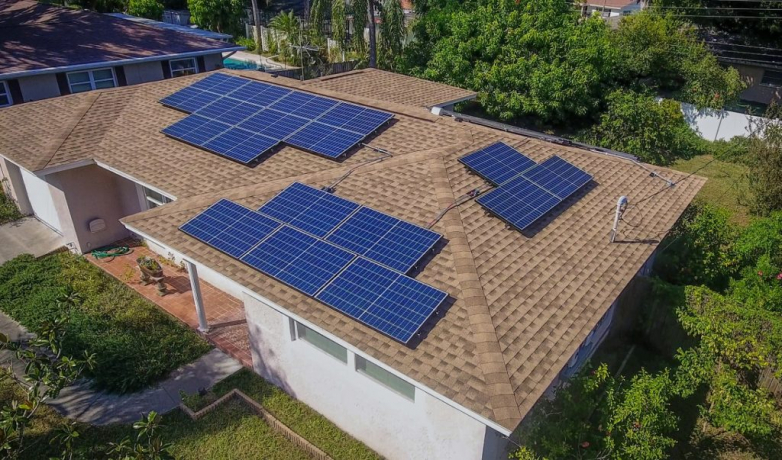 Florida legislators vote to eliminate roof solar net metering