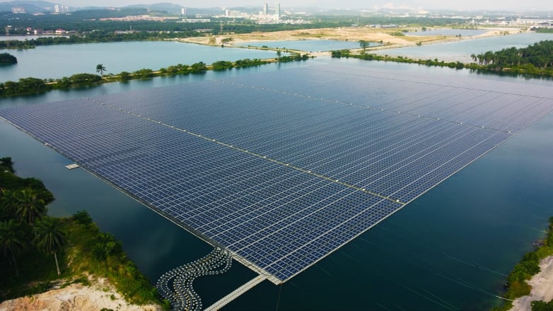 Spain issues new laws for floating solar PV plants on public reservoirs