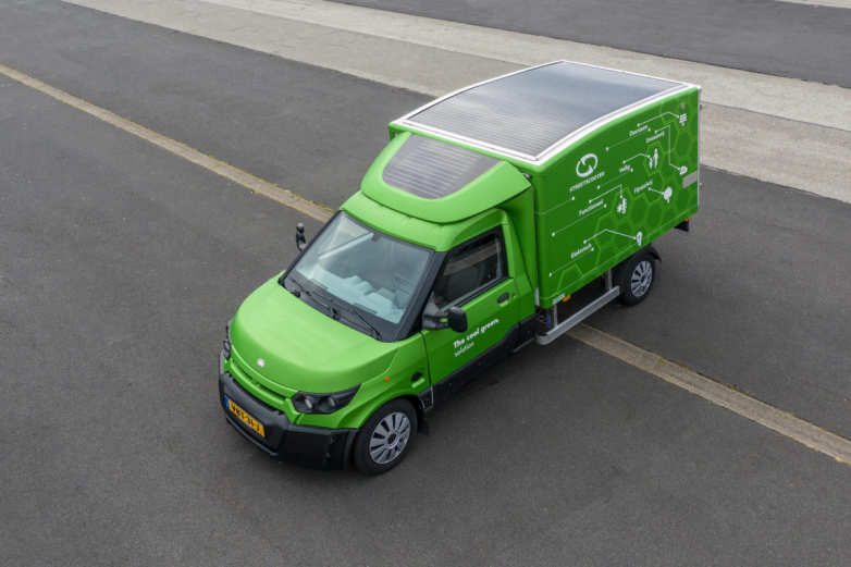 Delivery van sports solar roof in Amsterdam