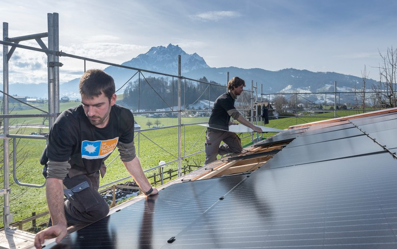 Switzerland to mount solar systems on federal buildings