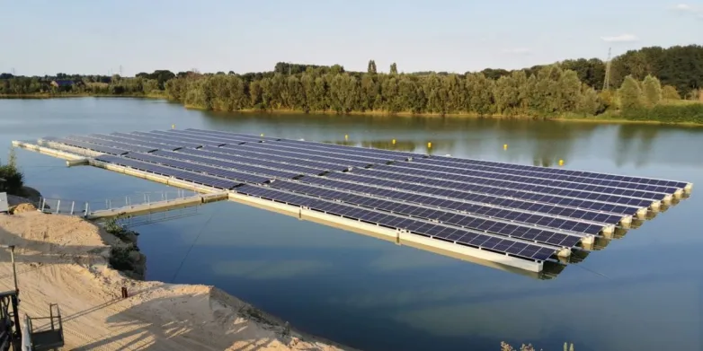 Floating PV powering sieving machines, suction excavators at German quarry