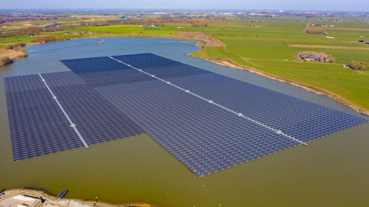 BayWa r.e. looking at up 500MW of floating PV as project development prices decrease