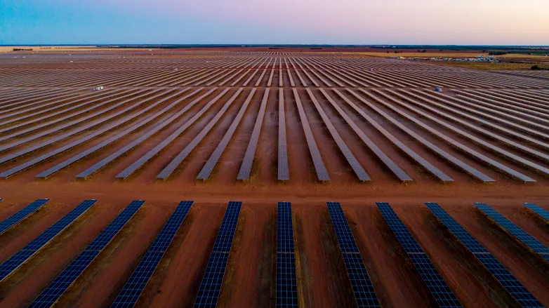 Vysus Group helps to bring one of Australia’s largest solar farms onto the electricity grid