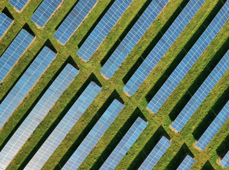 Solar Energy Innovations: Investing in Cutting-Edge Technologies and Startups