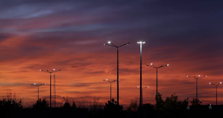 The future of street lighting: Toward a 100% solar-powered world?