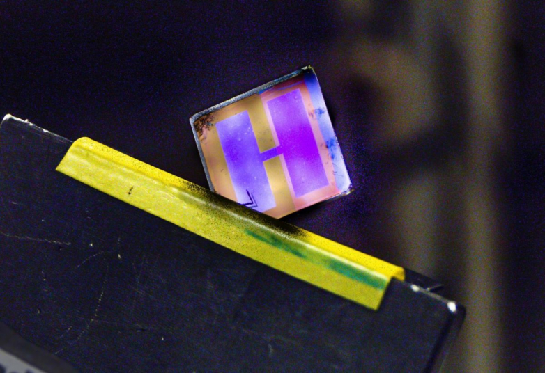 An organic solar cell for indoor light