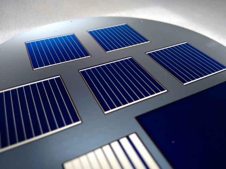 Silicon heterojunction solar cell hits 23.5% performance with brand-new hole-selective get in touch with