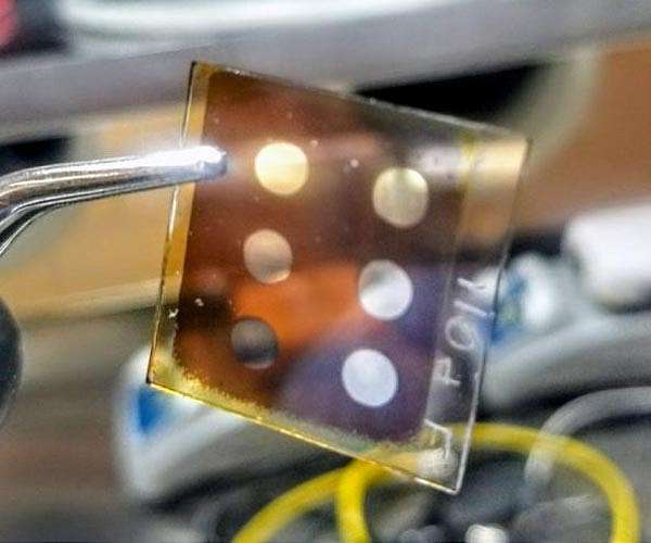 Designers show next-generation solar cells can take the heat, keep effectiveness