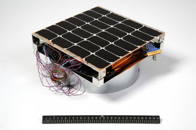 A PV antenna for solar energy beaming from area to Earth