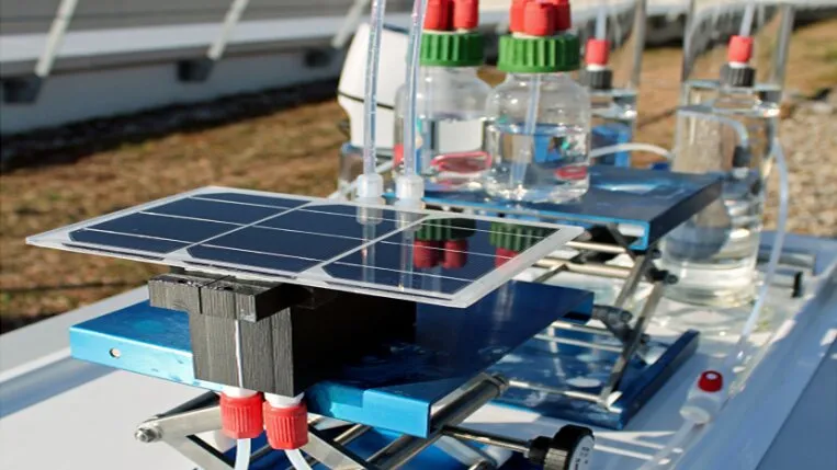 Different combinations of PV-powered electrolysers