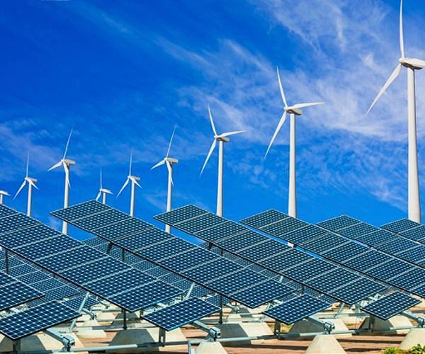 Early, constant financial investment in wind, solar best means to decarbonize economic situation