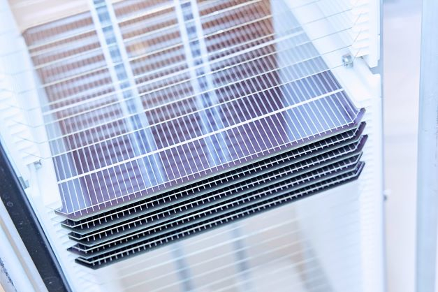 Tandem solar cells border in the direction of 30% effectiveness