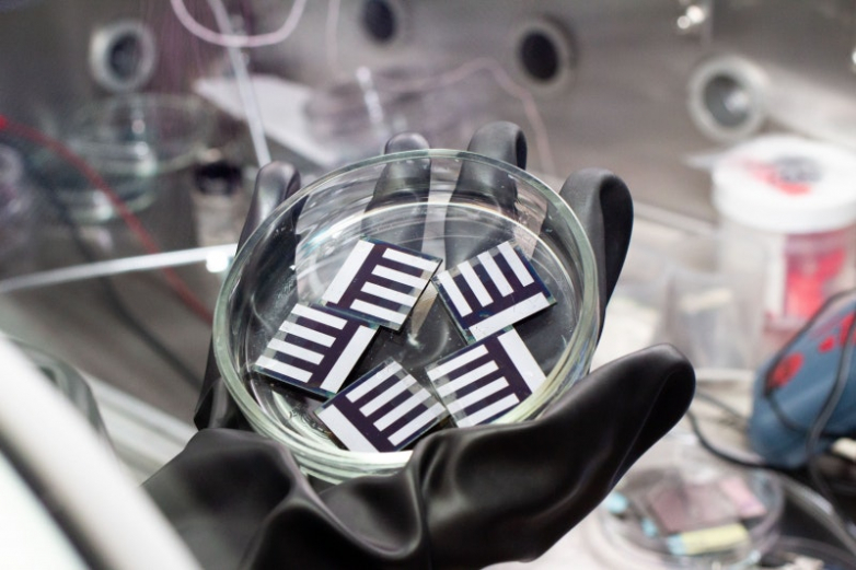 Nanoparticle Paste To Optimize Perovskite Solar Cell Performance