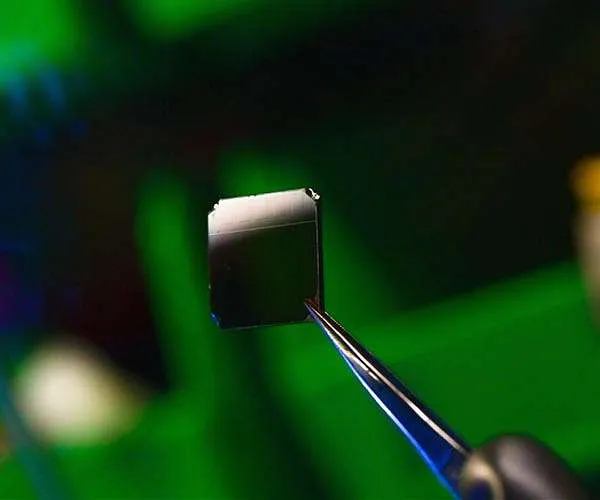 Ultrathin solar cells get a boost