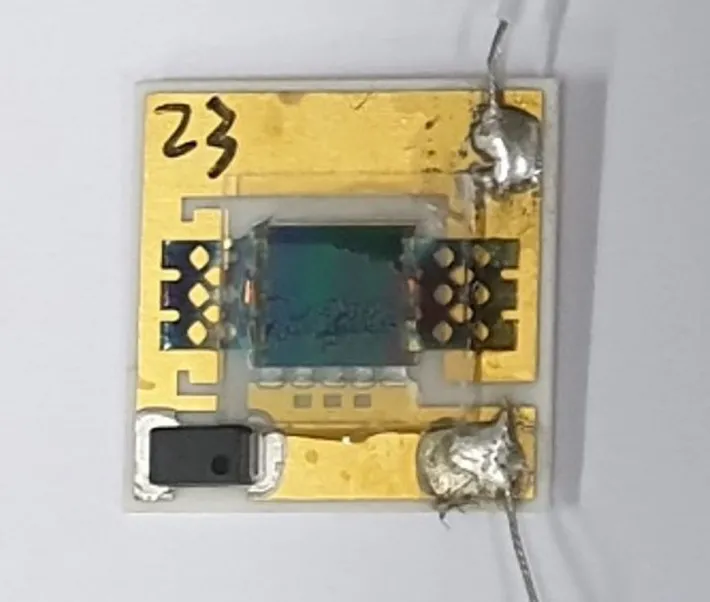 Multi-junction solar cell integrating radiative cooler