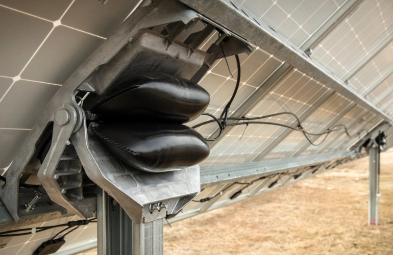 Sunfolding adapts solar trackers to uneven topography