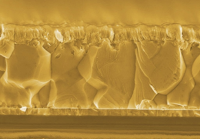 Collecting solar energy from both sides: New process boosts performance of bifacial CIGS thin film solar cell