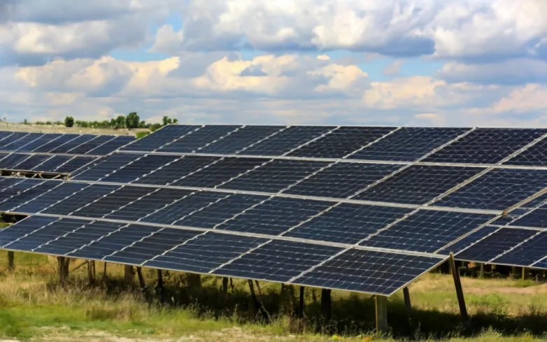 Jinko, XtalPi Forge AI-Powered Perovskite Tandem JV