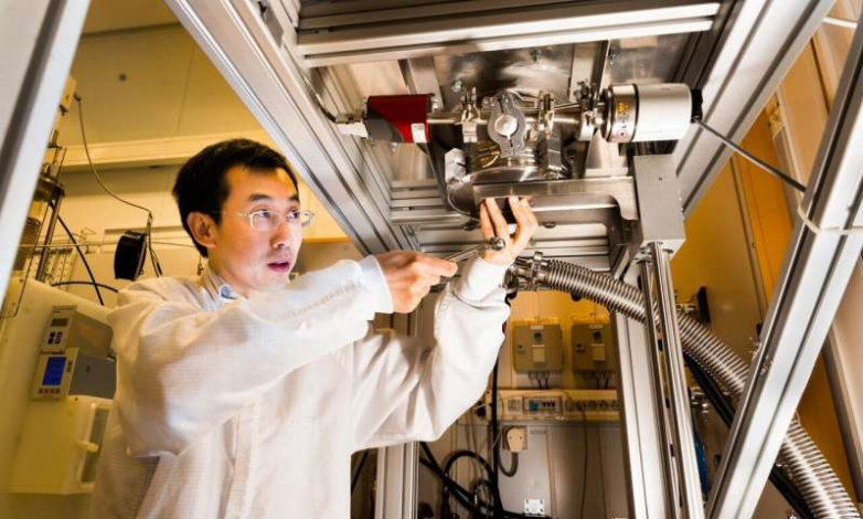 Renewable gas from carbon dioxide with the aid of solar power