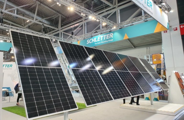 Schletter reveals 1P solar tracker as well as customizable flat roof covering racking