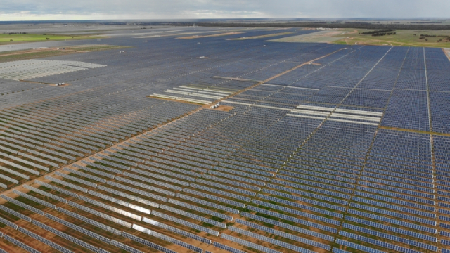 255 MW Sunraysia Solar Farm nears completion