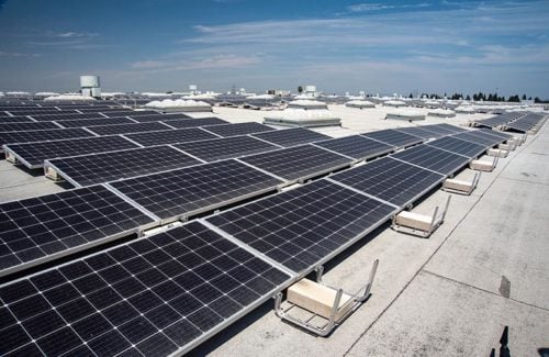 Affordable Solar installs 2-MWac solar array at Kroger distribution center