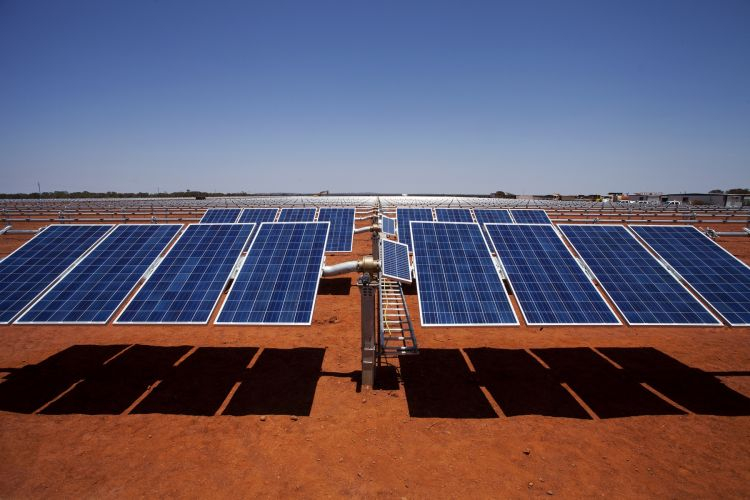 Government-backed solar farm to help power Australia mining hub
