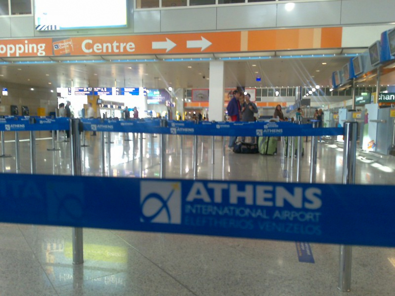 Solar to the fore as Athens Airport announces plan for net zero carbon ground operations by 2025