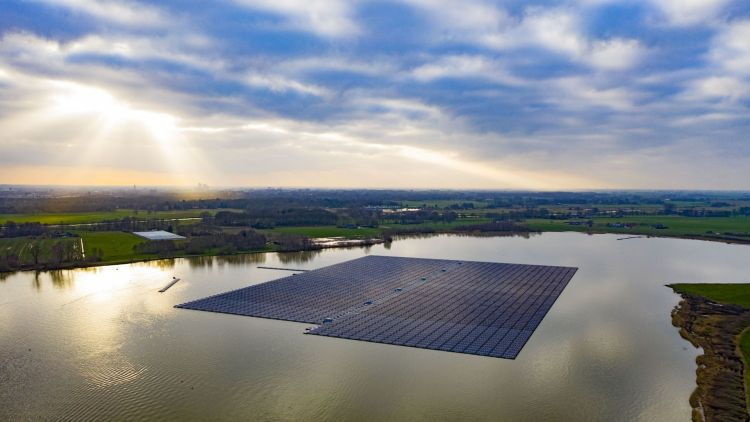 Building starts on 27 MW Netherlands drifting solar plant