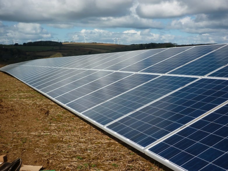 Unsubsidized 350 MW PV project in the UK