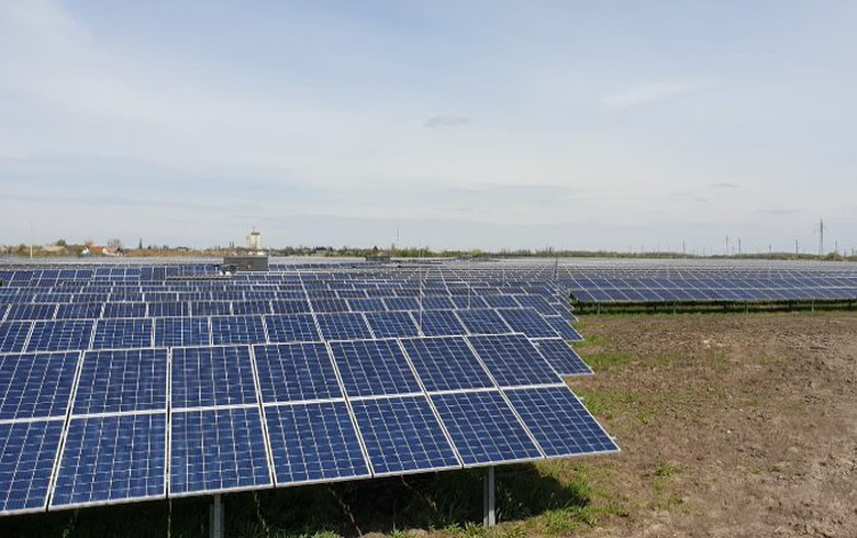 Albania welcomes bids for building of 100 MW solar park in Durres