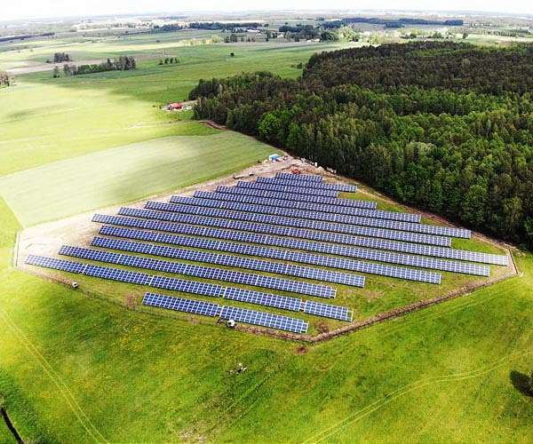British army readies solar farm to minimize emissions