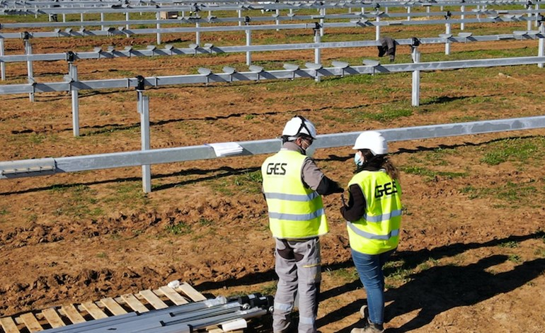 Neighborhood staff constructs 131MW Spanish solar trio
