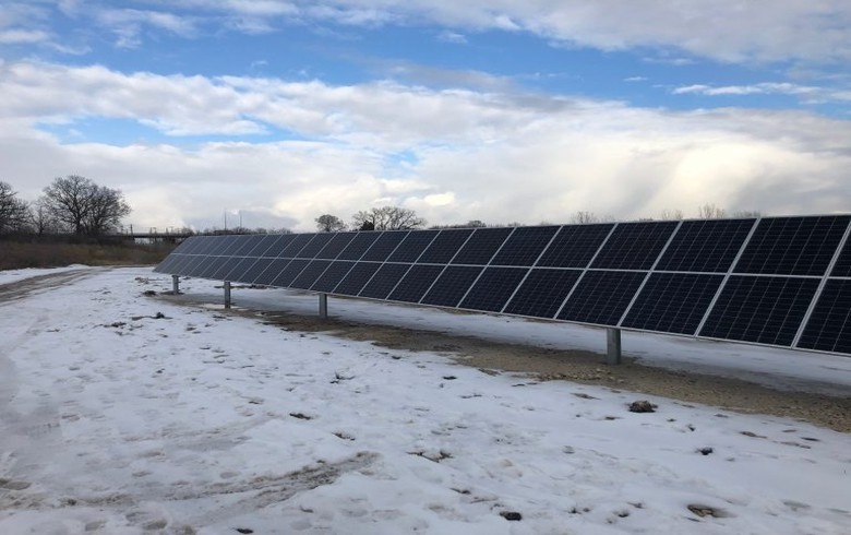 Illinois wastewater center turns on 2.6-MW solar farm