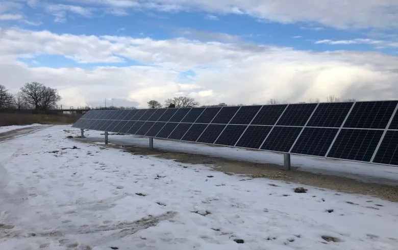 Illinois wastewater center turns on 2.6-MW solar farm