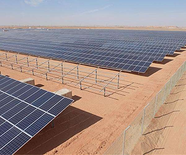 Iraq, UAE sign offer on 5 solar electrical power plants